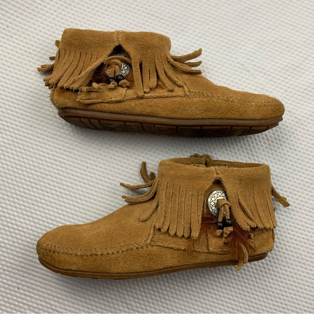 Minnetonka Fringe Suede Moccasins - Tan